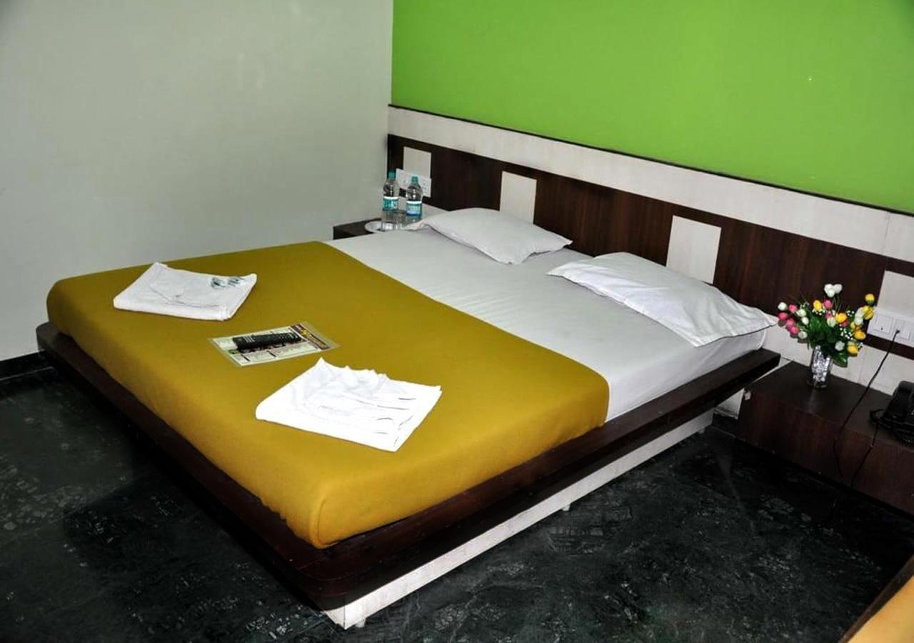 Hotel Three G Shirdi Exterior photo
