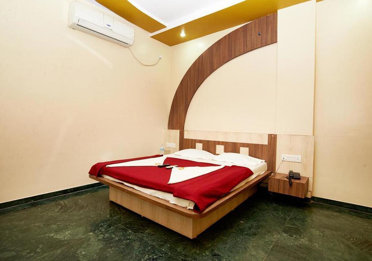 Hotel Three G Shirdi Exterior photo