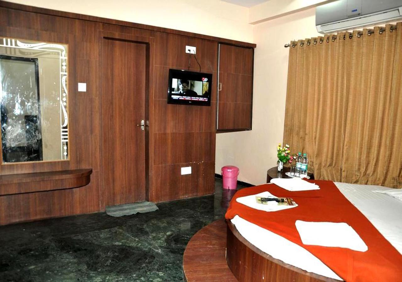 Hotel Three G Shirdi Exterior photo