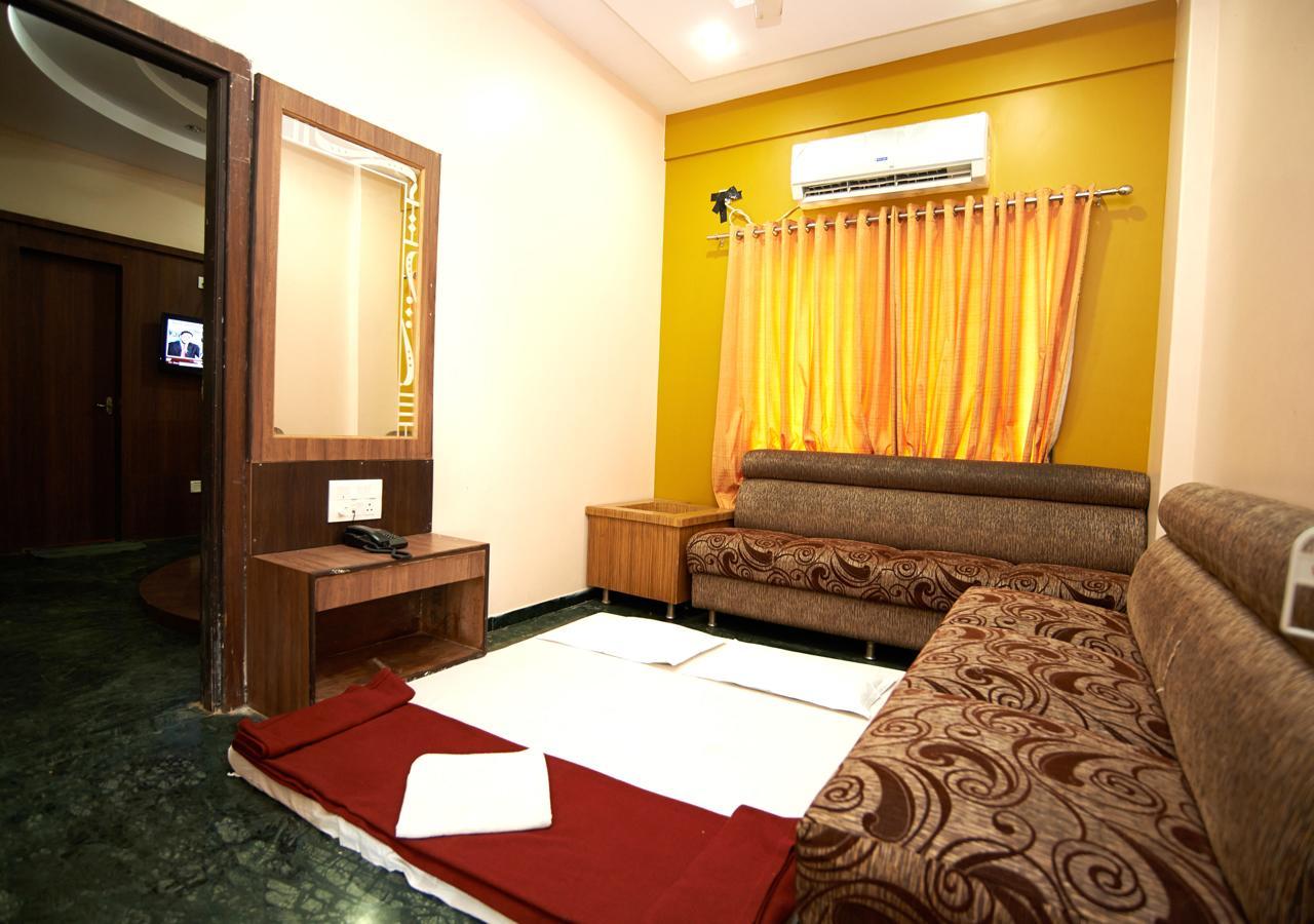Hotel Three G Shirdi Exterior photo