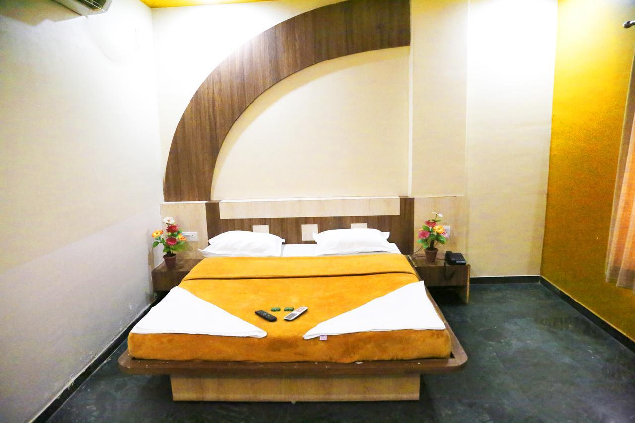 Hotel Three G Shirdi Exterior photo