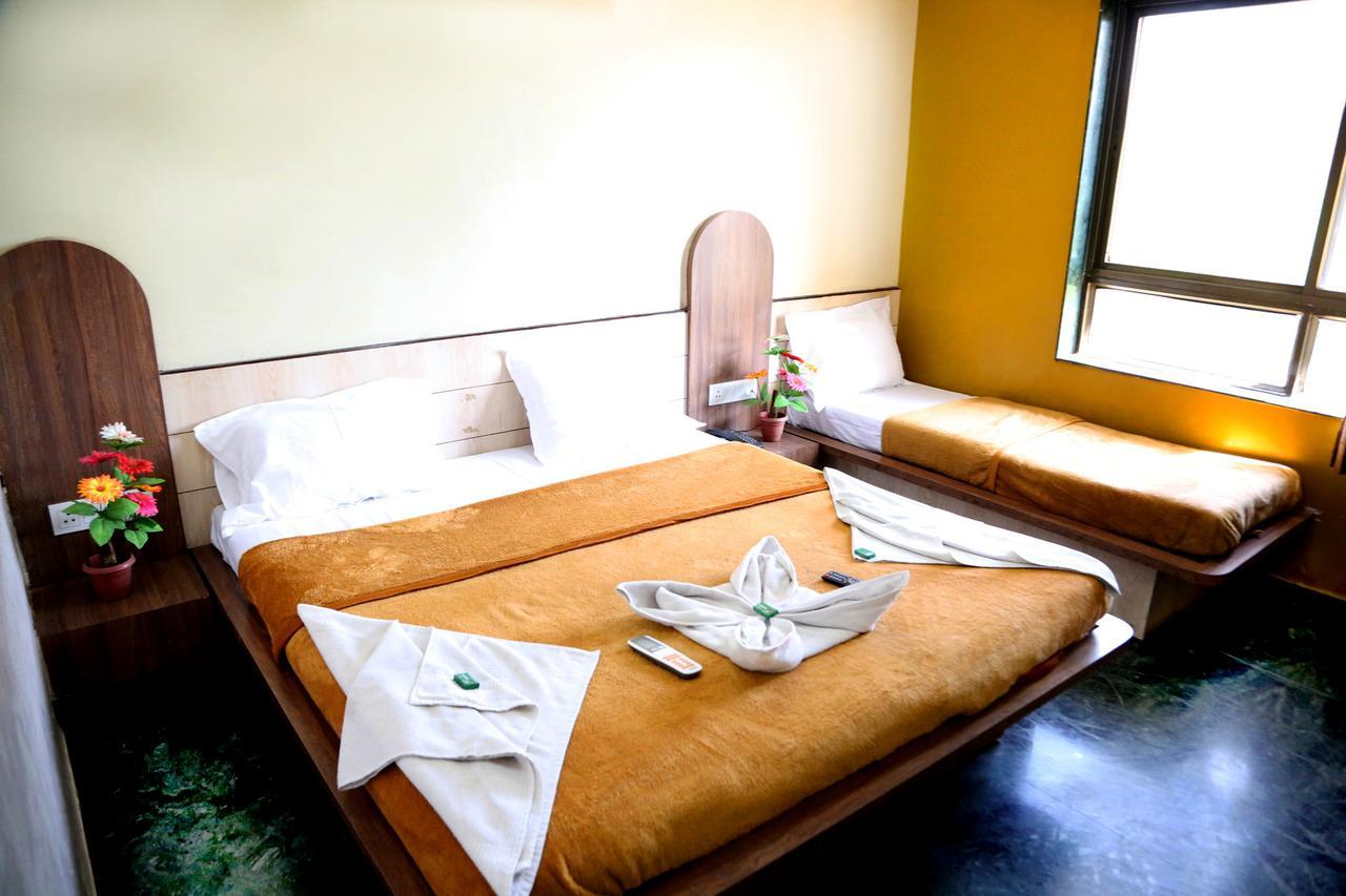 Hotel Three G Shirdi Exterior photo